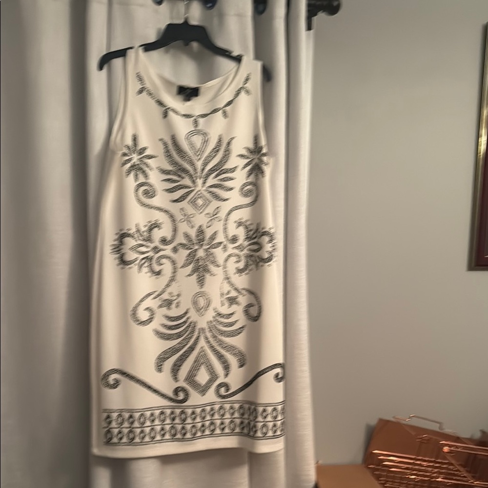 Ronni Nicole Cream Sheath Dress Sleeveless Crew Neck